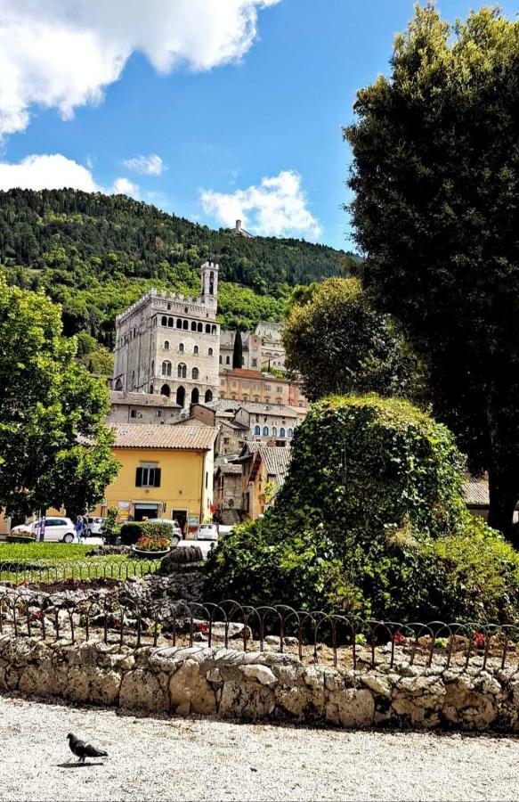 La Casa In Piazza Hotel Gubbio Luaran gambar